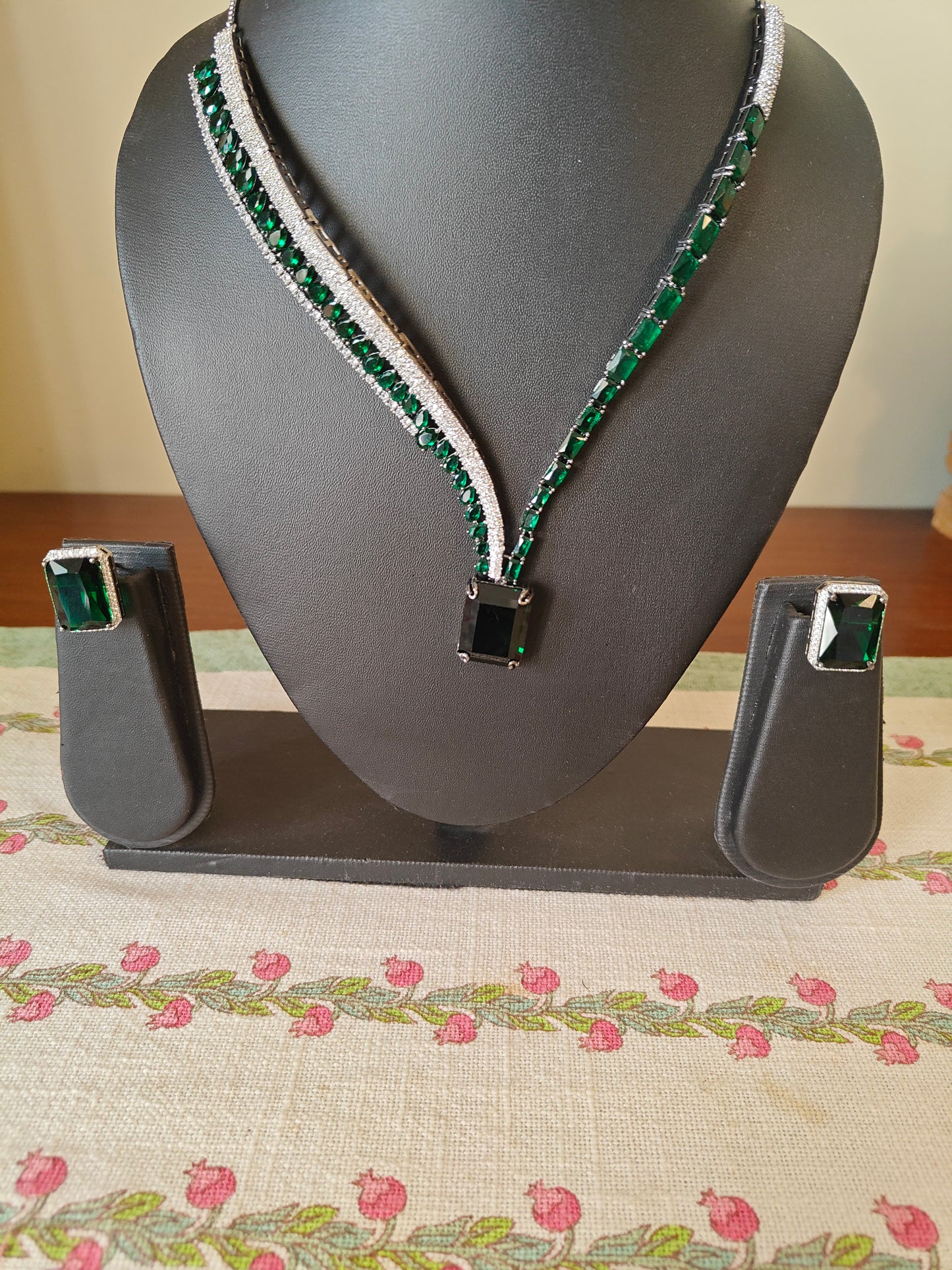 Ibha set with emerald/ sapphire stone and cz