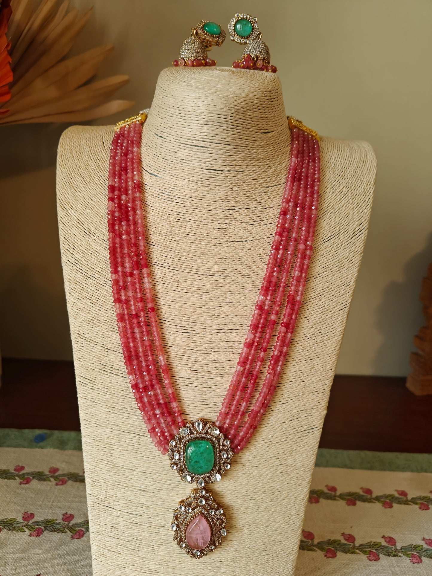 Mihika set with coral beads and stone pendant
