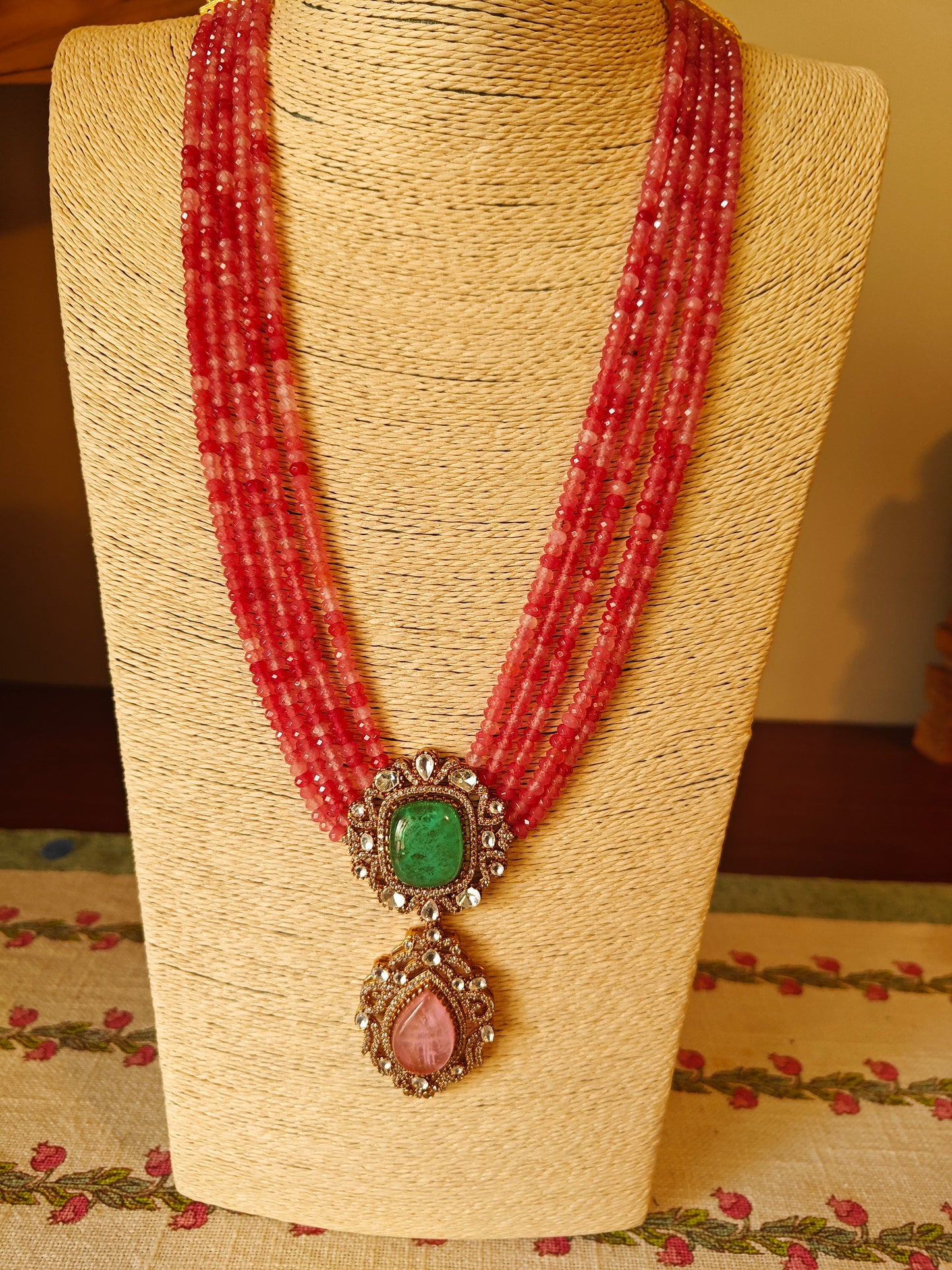 Mihika set with coral beads and stone pendant