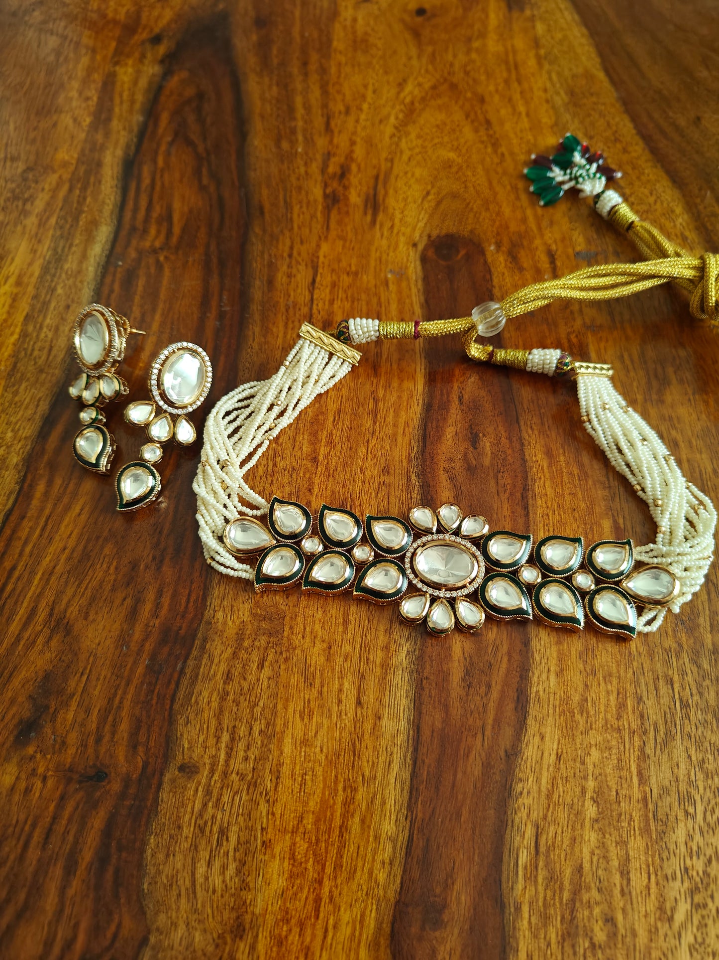 Lona set with kundan on poth pearl strings