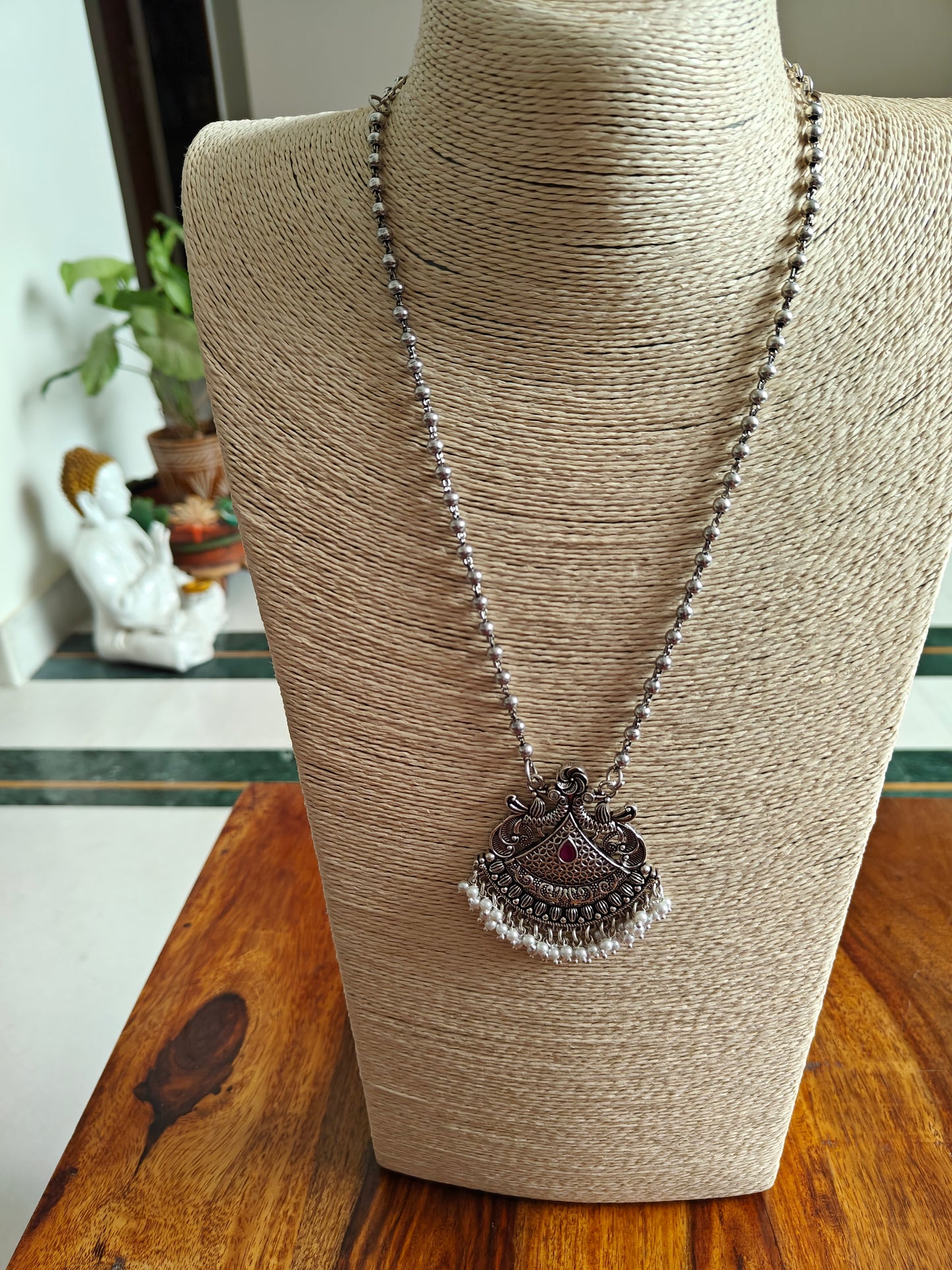Mythili necklace in sterling silver