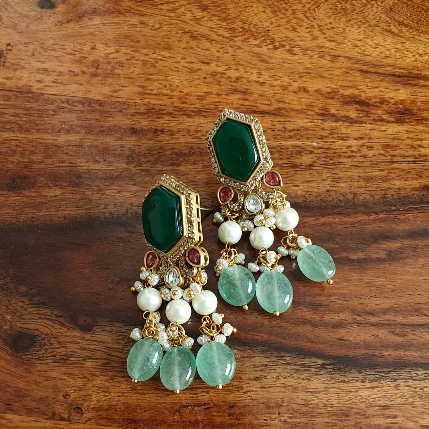 Lalita choker set with birds motif