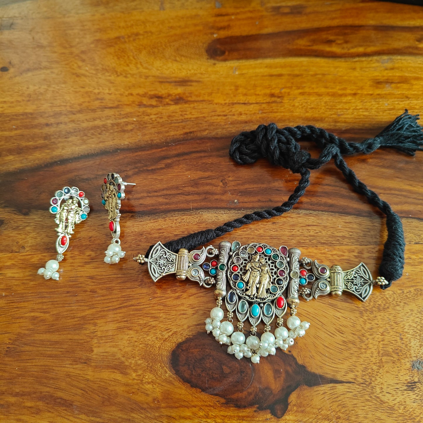 Dual tone choker set with Radha- Krishna