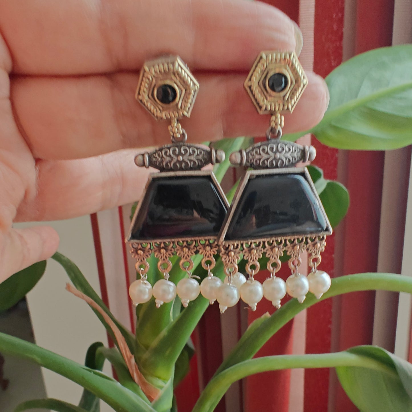 Dual tone earrings with coloured stone