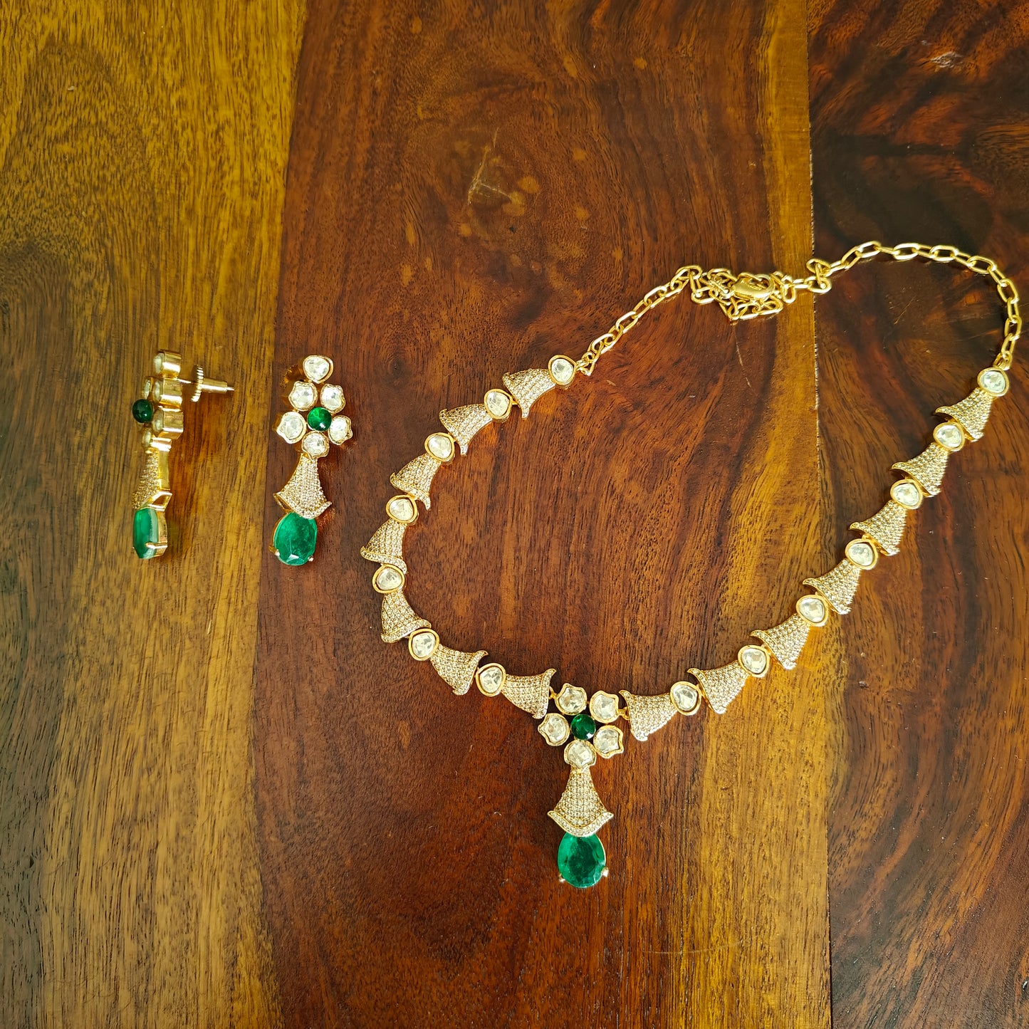 Jabeen set with emerald green stone hangings