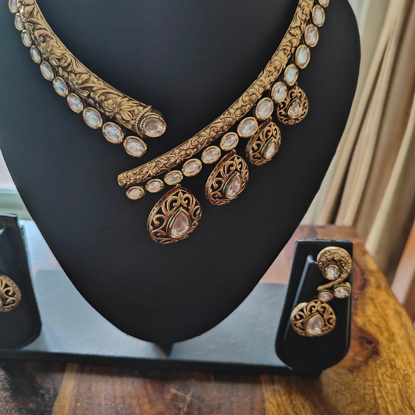 Khyati hasli set in antique finish with kundan