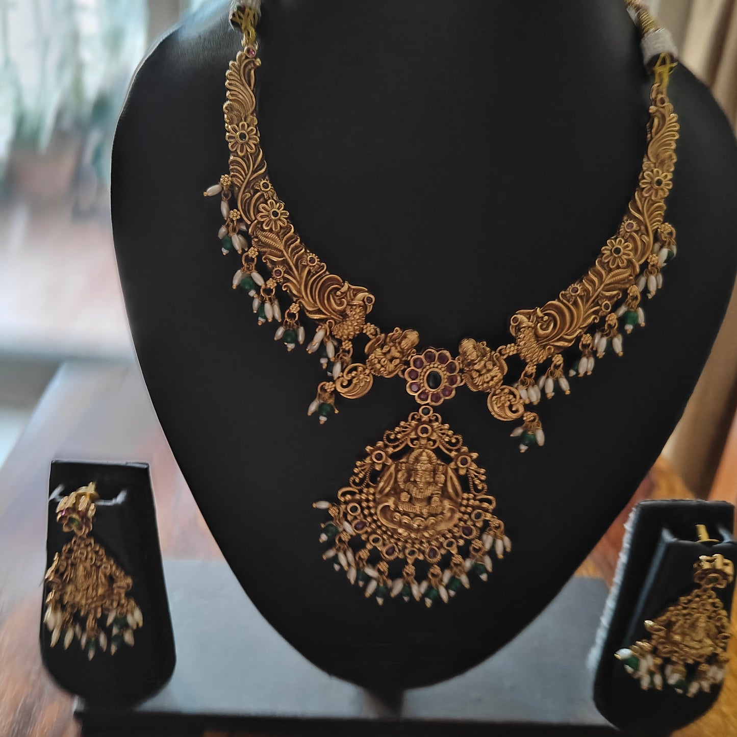 Lakshmi set