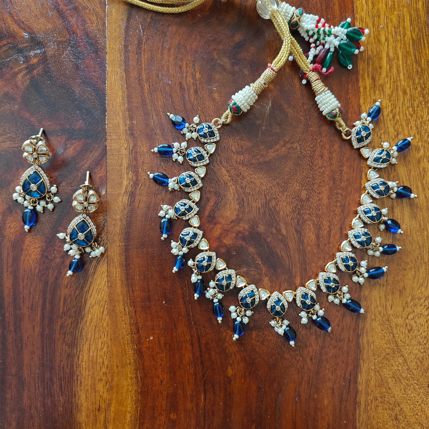 Aashki set with stone and kundan