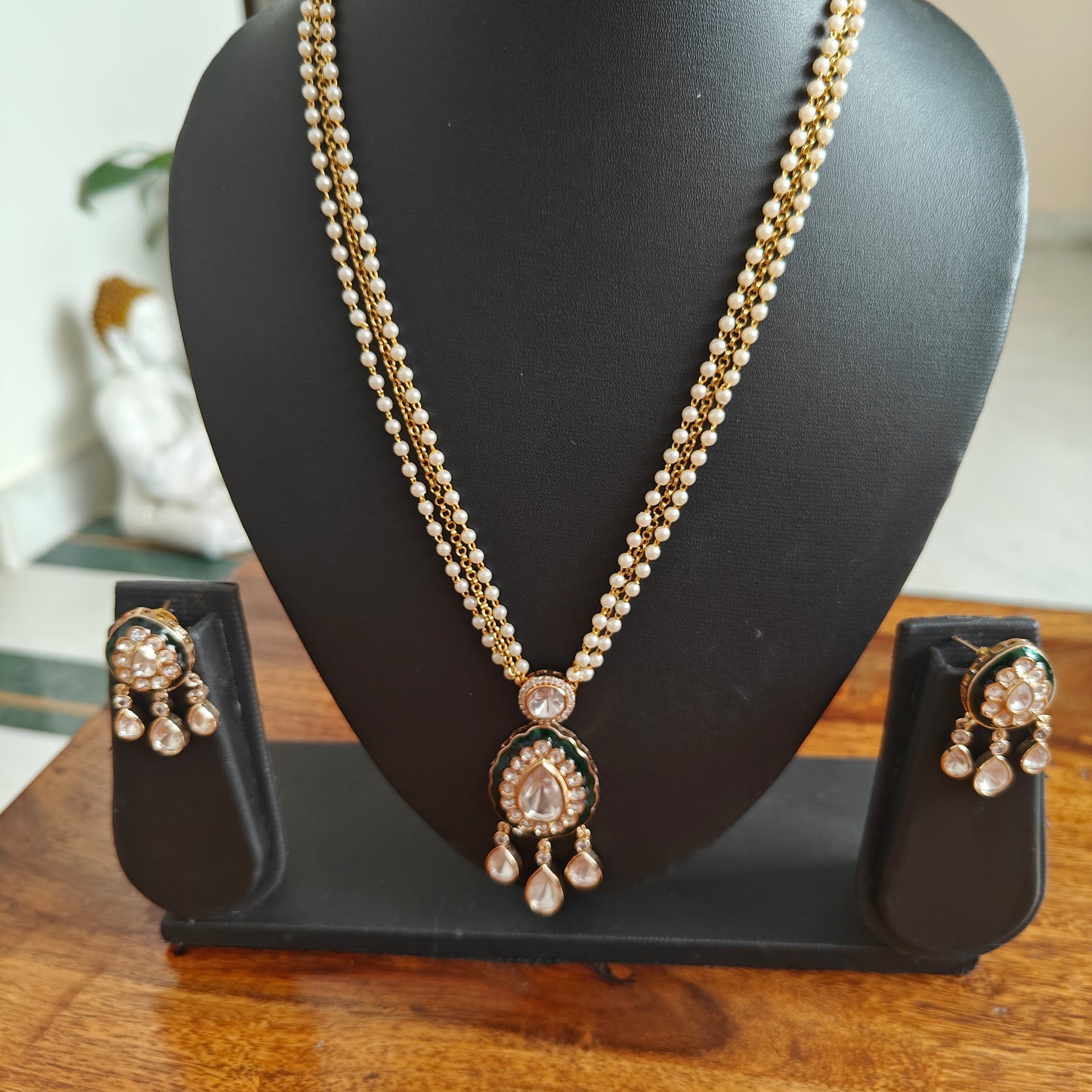 Quasar set with moissanite pendant on pearls and gold chain