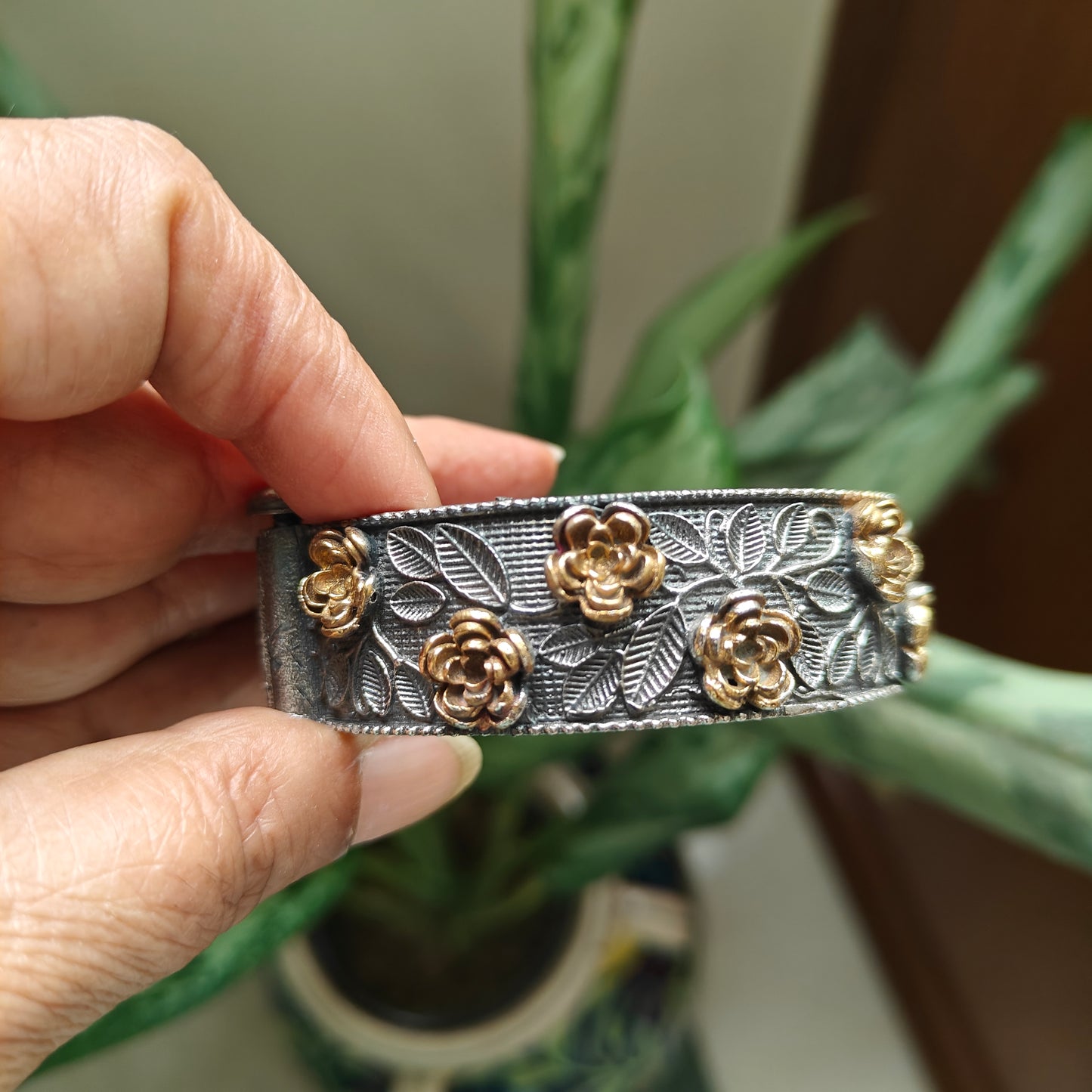 Dual tone Kara with flower motifs