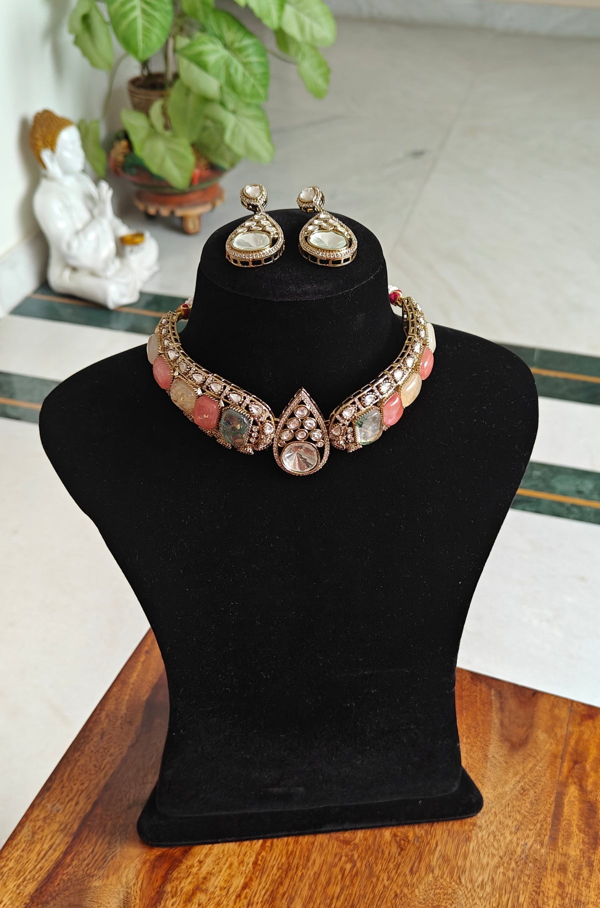 Umika set with multicolour stones and moissanite