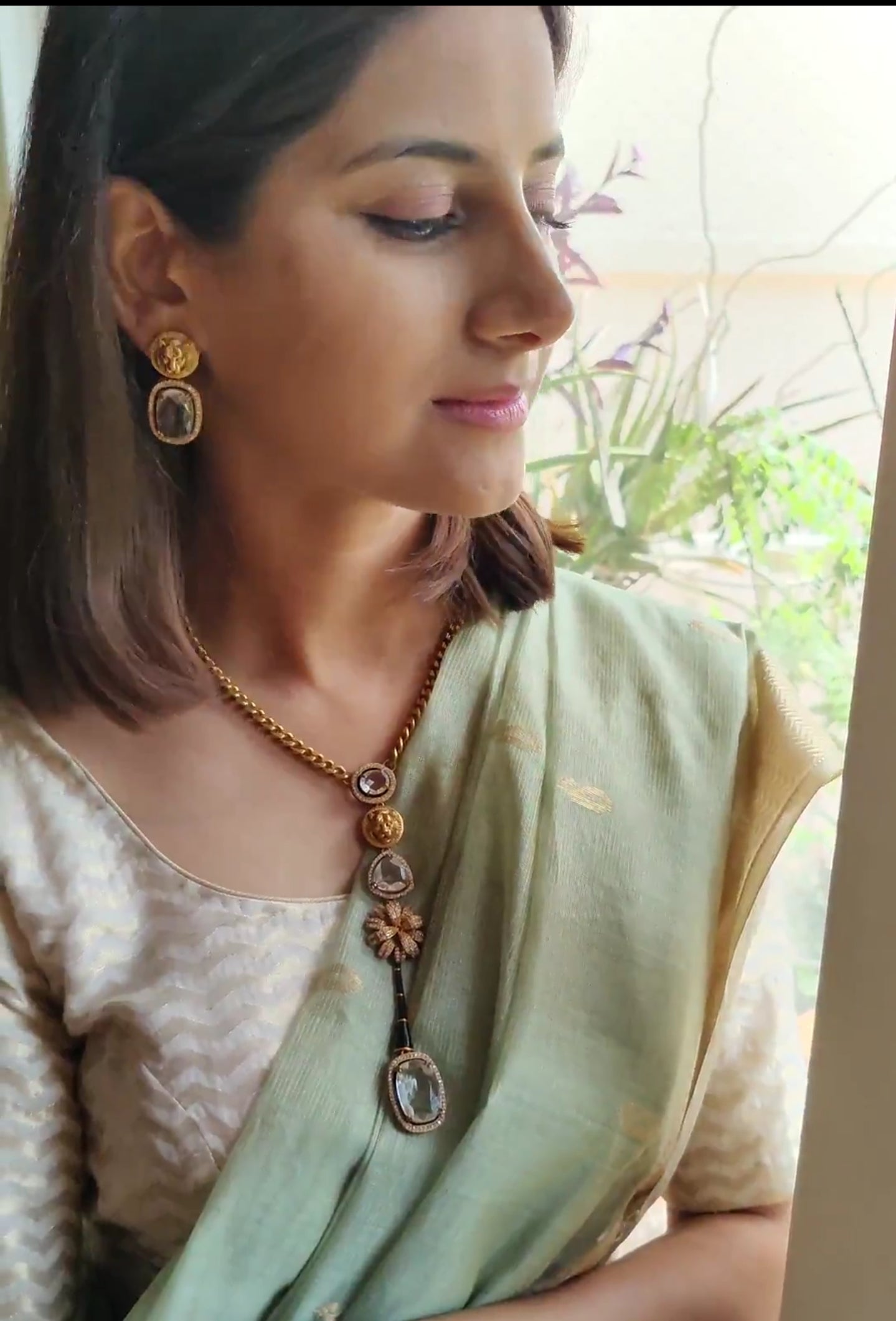 Jenya set with long stone pendant