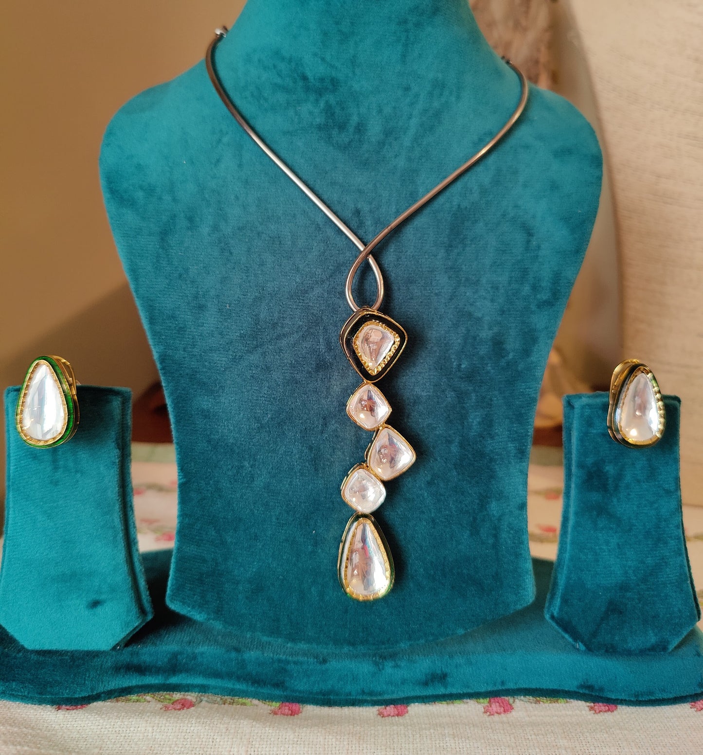 Hima set with moissanite on twisted chain