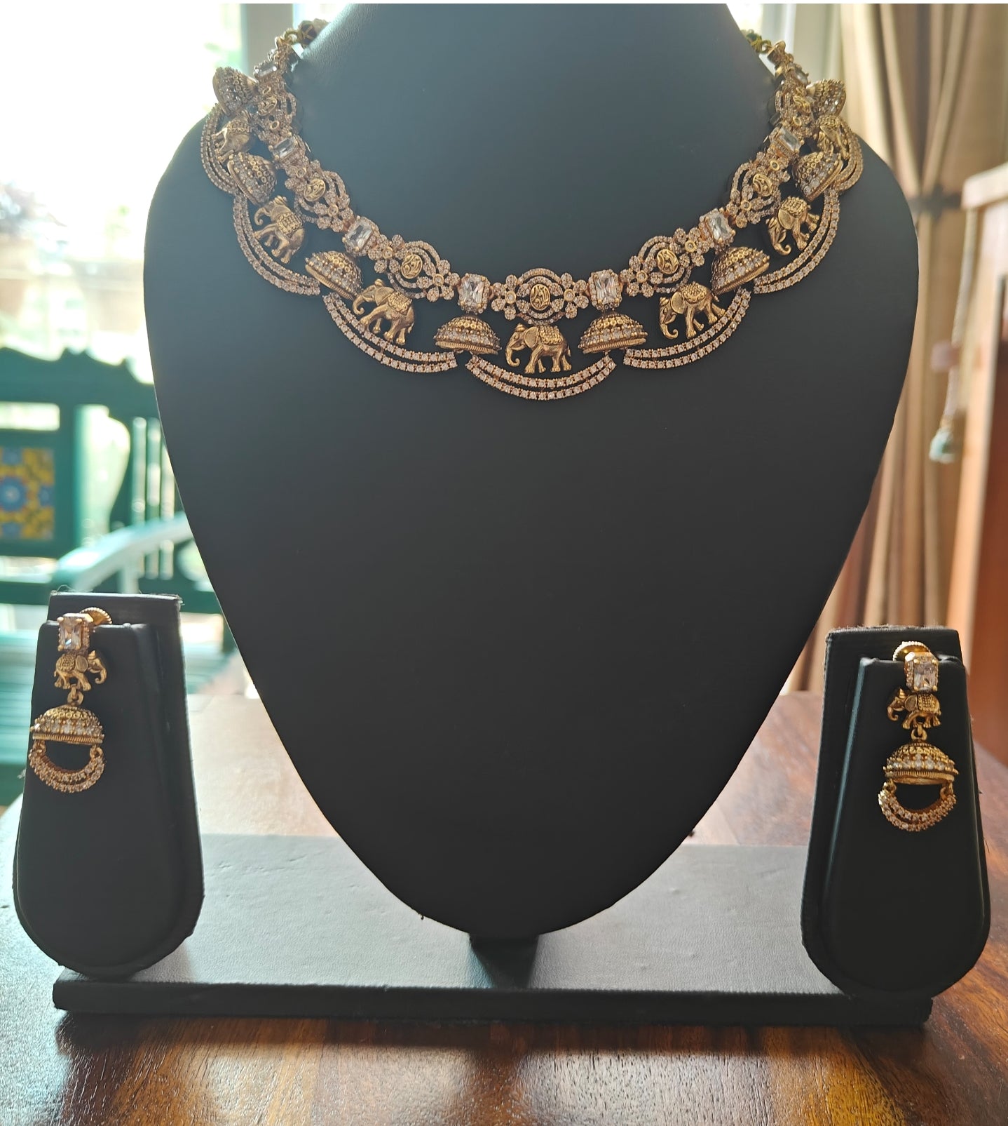 Malliga set with elephants and canopy