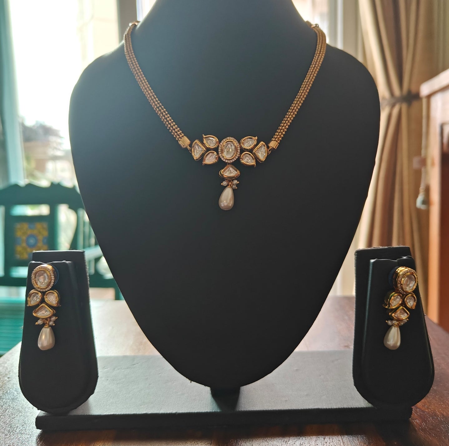Jagriti set with kundan and stone on gold chain belt