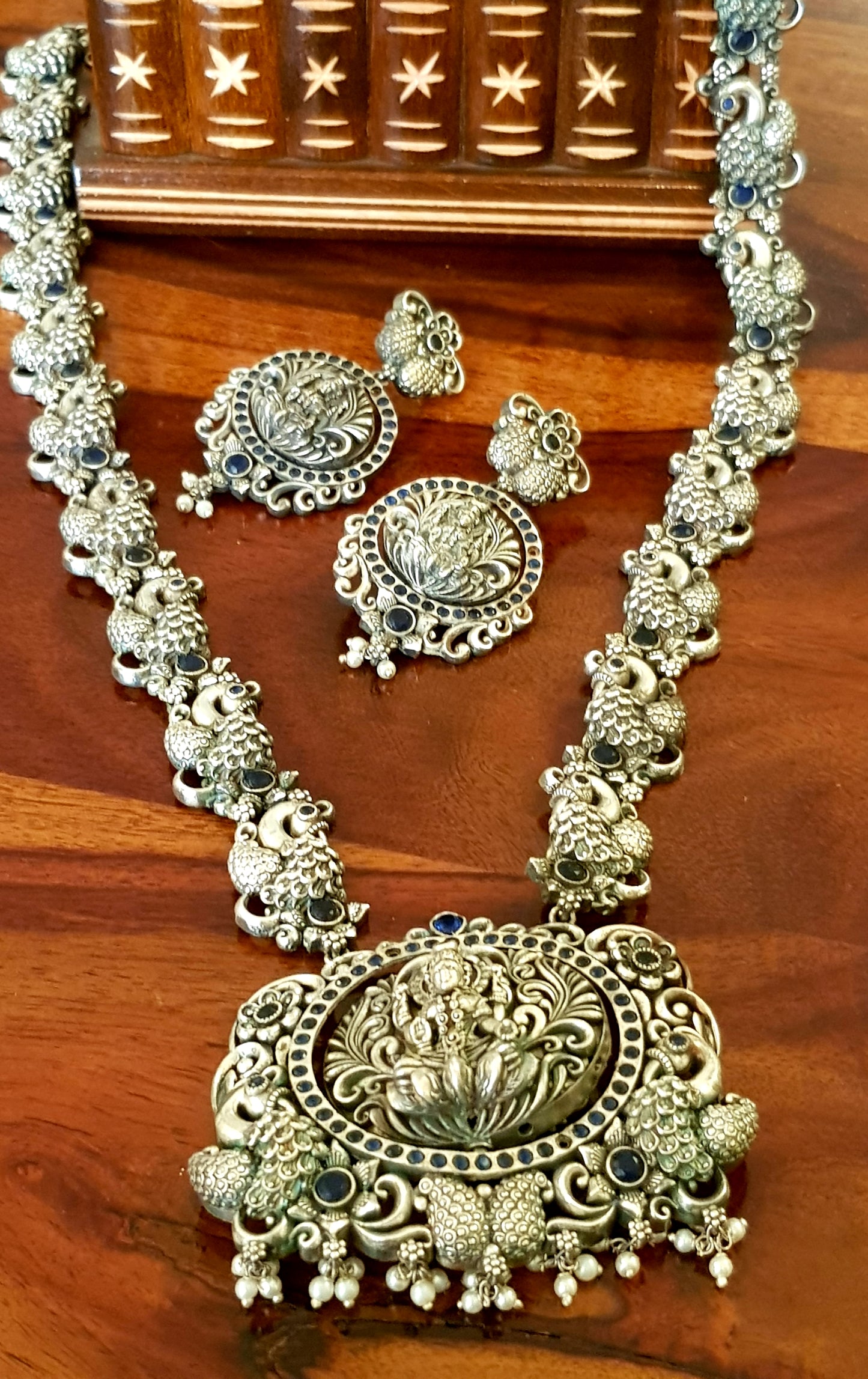 Antique silver finish temple jewelry set, lakshmi/flower motif reversible pendant set with long necklace, reversible earrings
