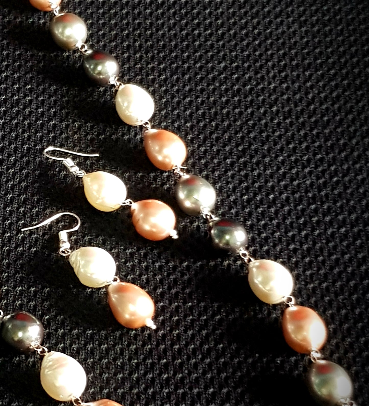 Baroque Pearl necklace set in different coloured pearls or only pink/white/grey, matching earrings