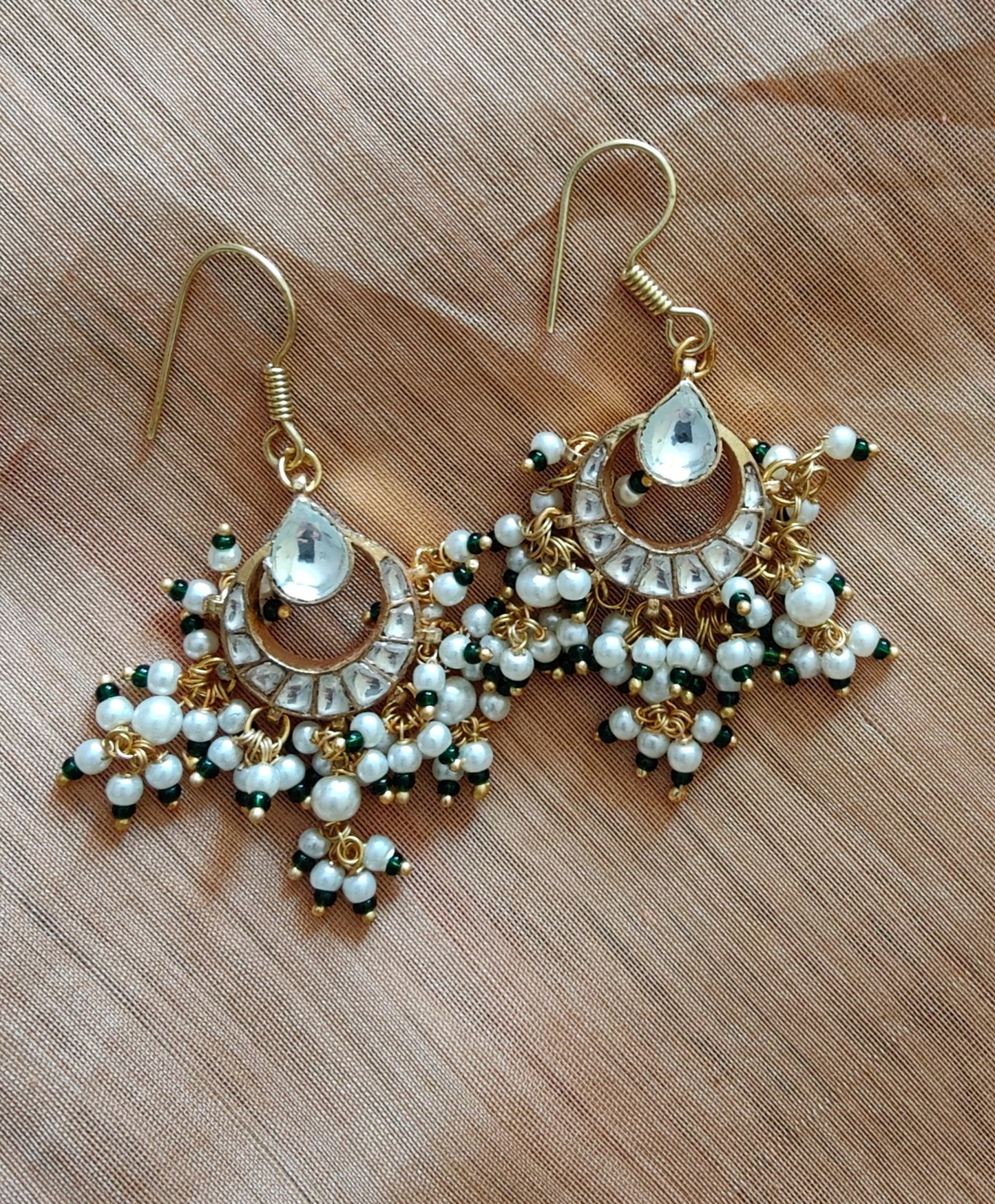 Kundan and pearl necklace and earrings set