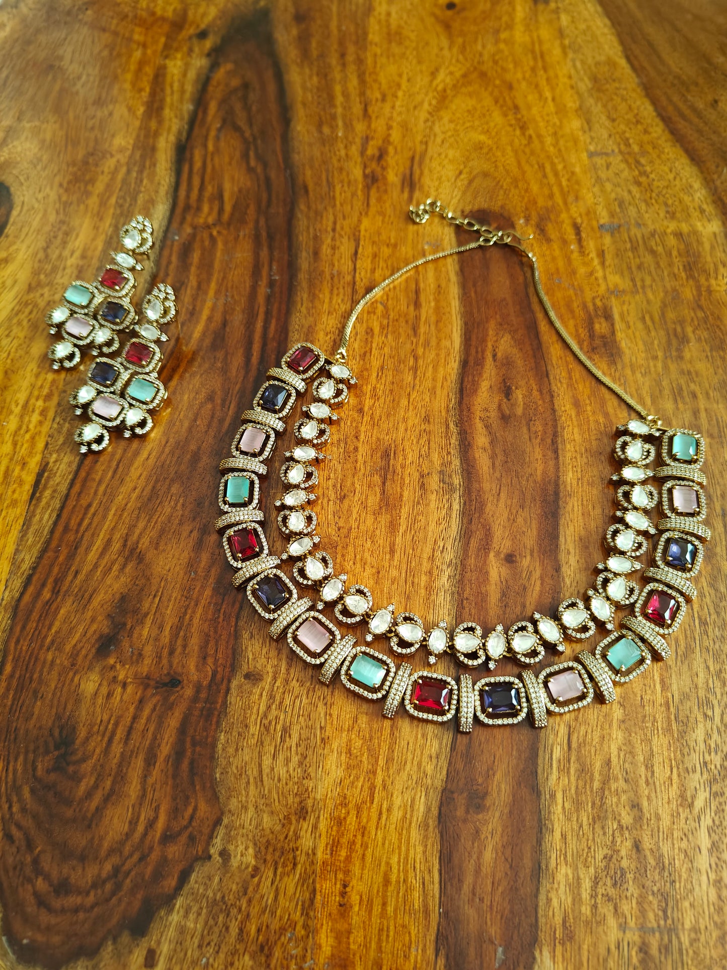 Kanti set with moissanite and coloured stones