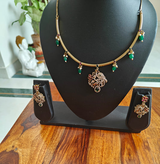 Kishori set with thin gold hasli