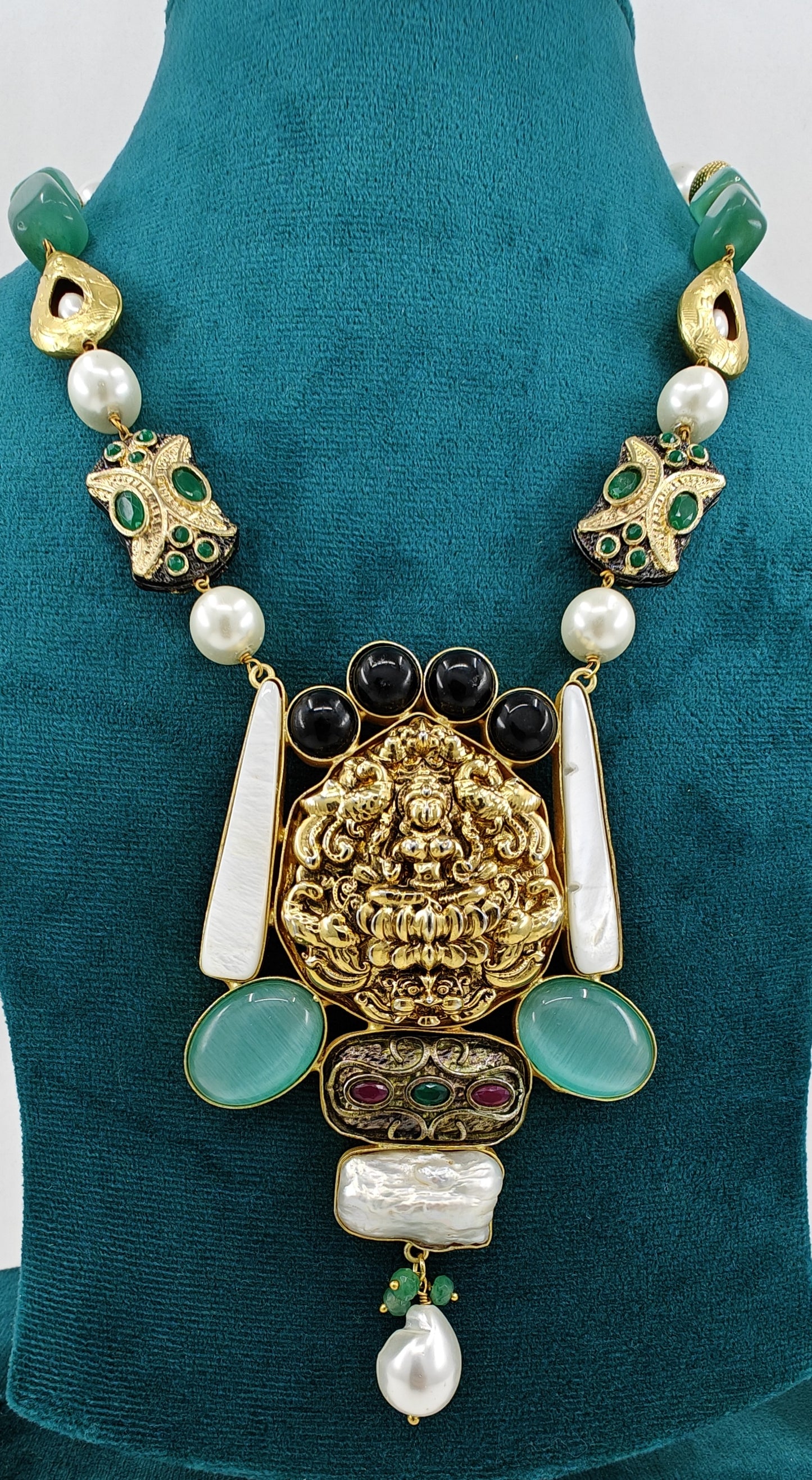 Lakshmi pendant and stones designer set