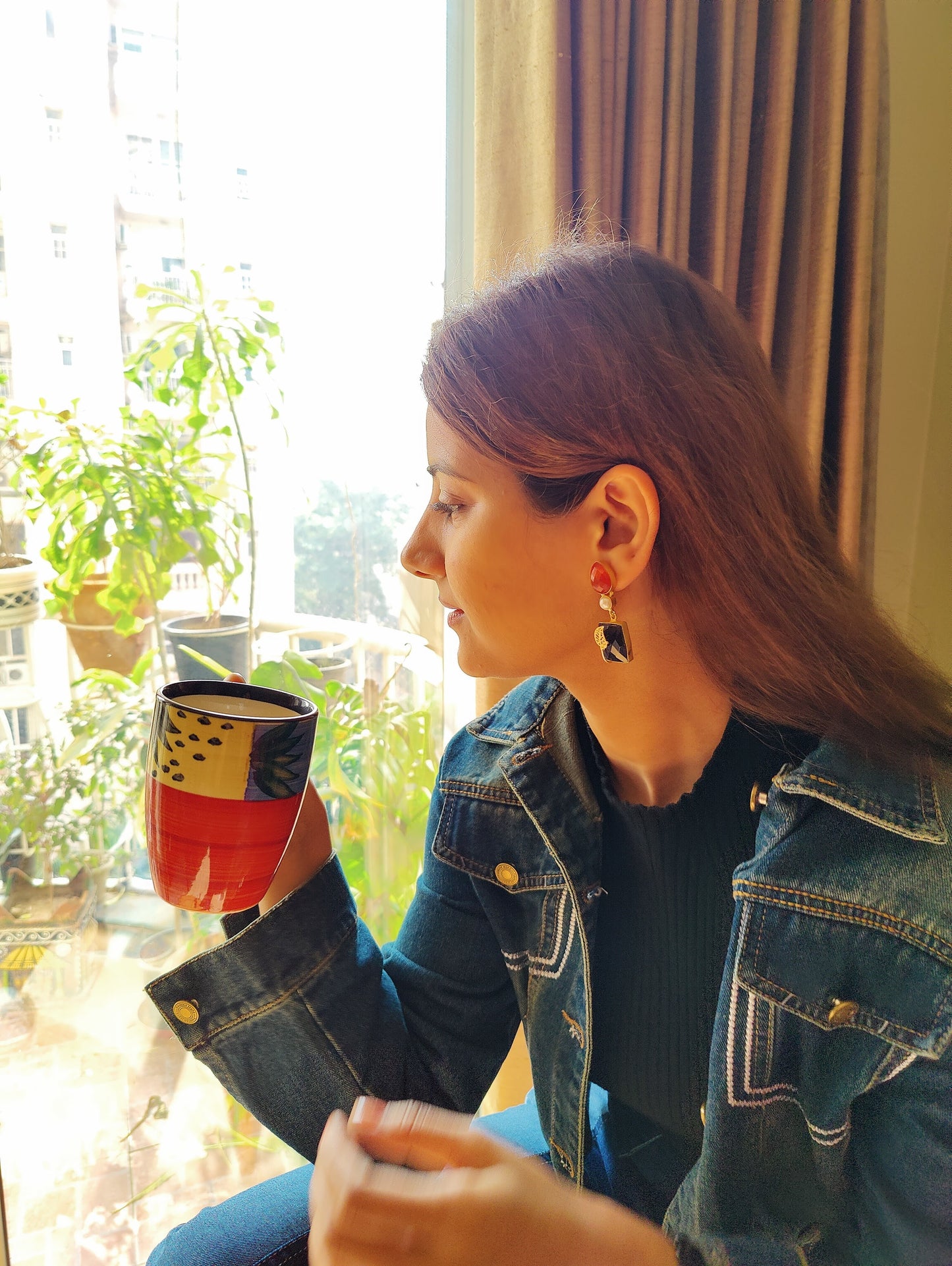 Leaf earrings with stones