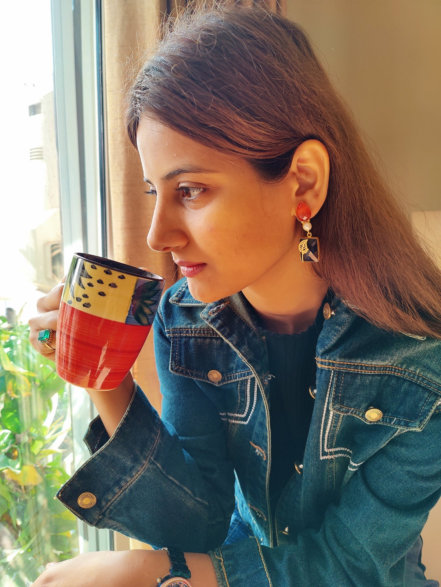 Leaf earrings with stones