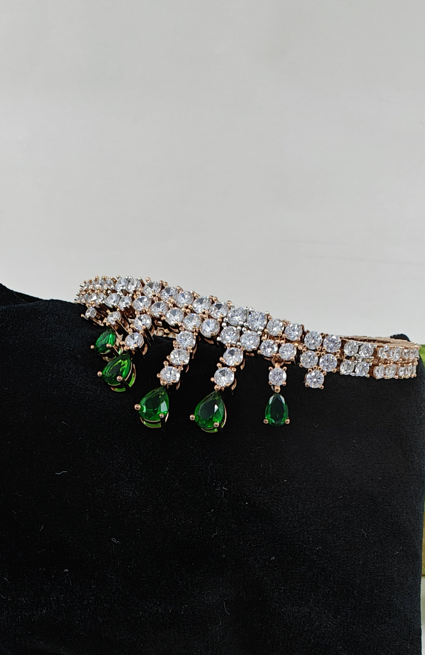 Bracelet with emerald/sapphire drops