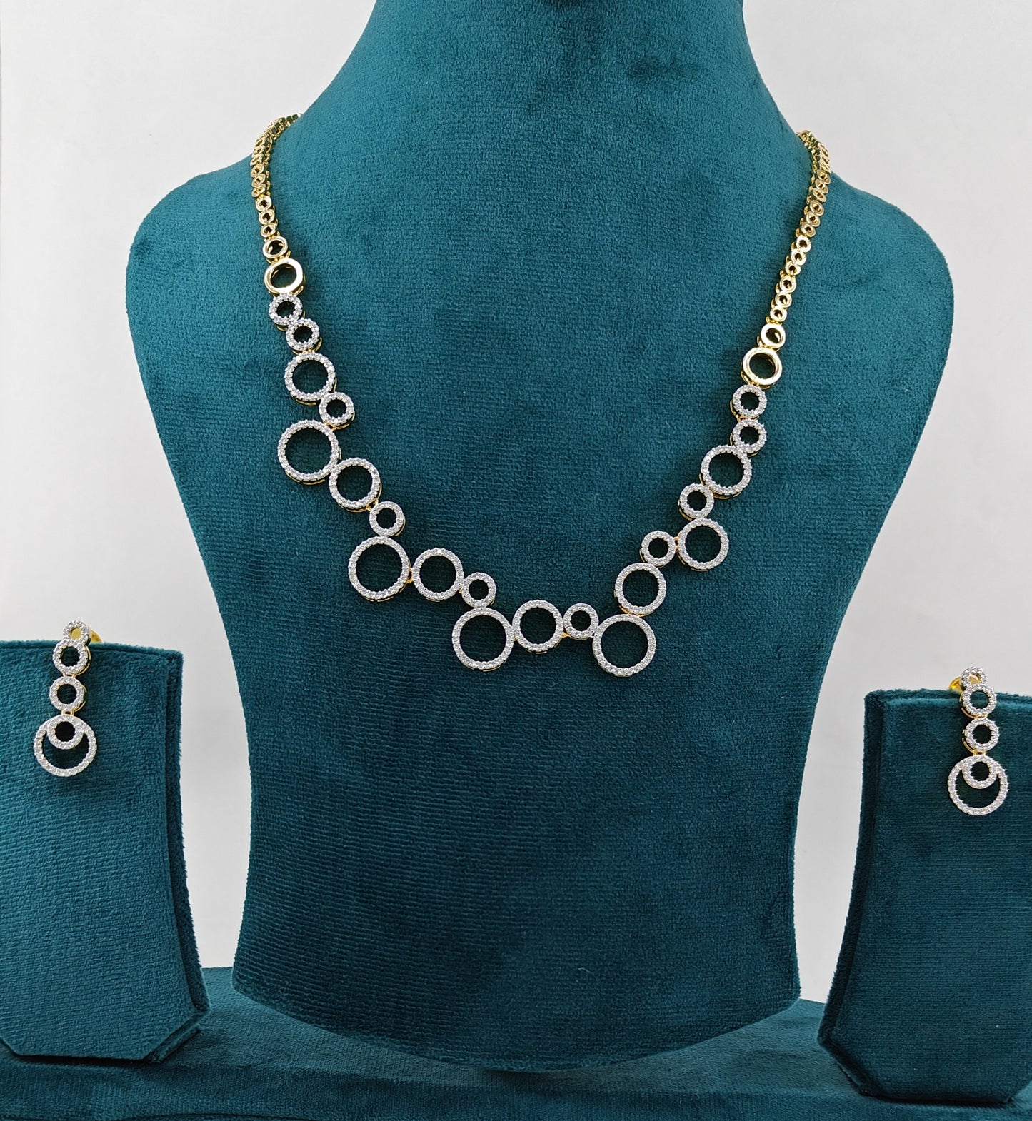 Infinity loops necklace and earrings set