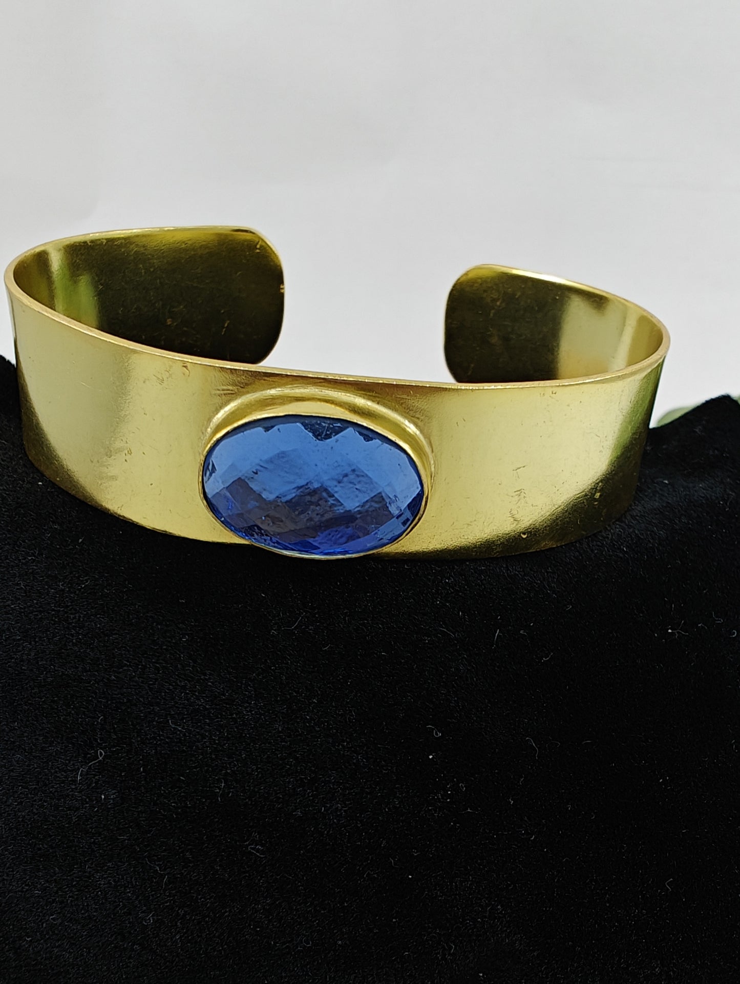 Golden Bracelet (Kara)with stone