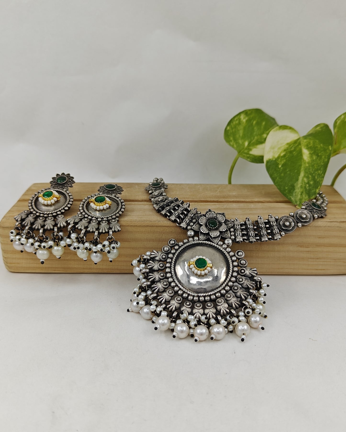 Baijanti Set with stone and pearls work