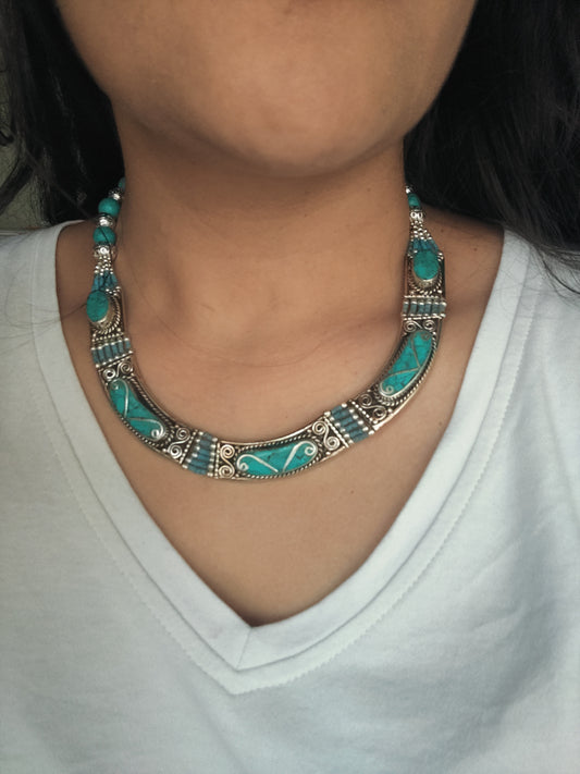 Dhriti necklace with blue stones