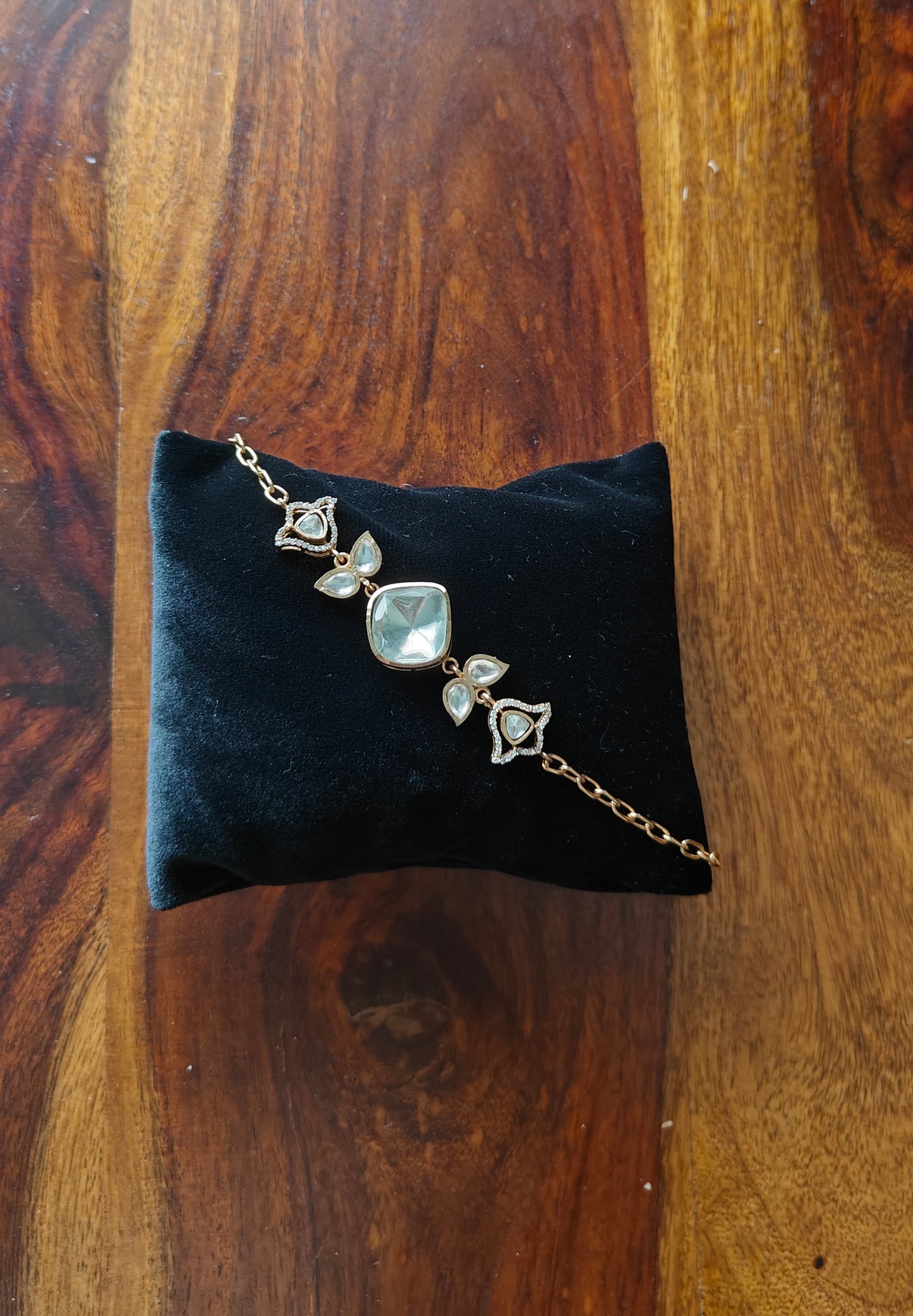 Ayra bracelet with kundan