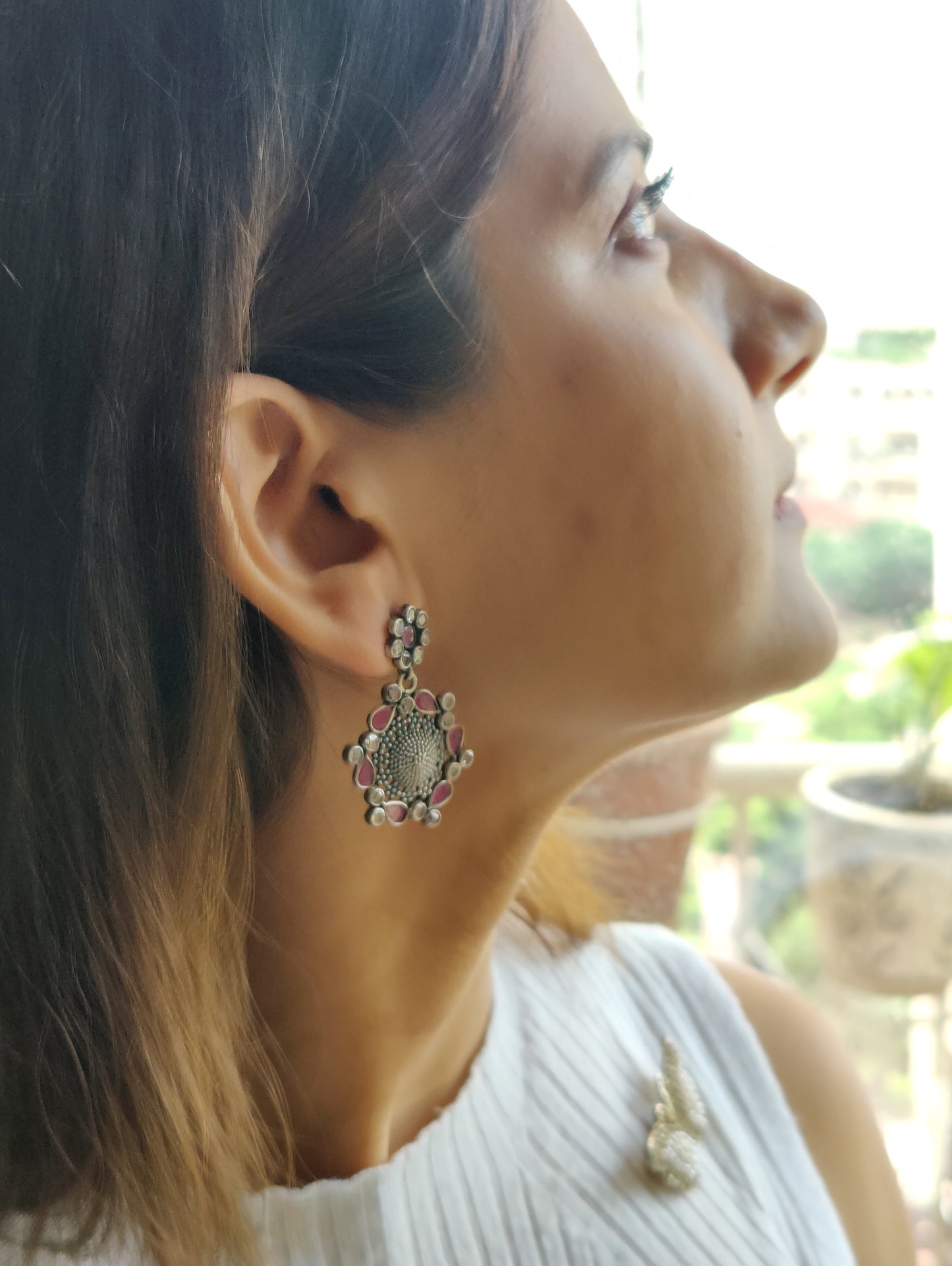 Gullabo silver flower earrings with pink and transparent stone