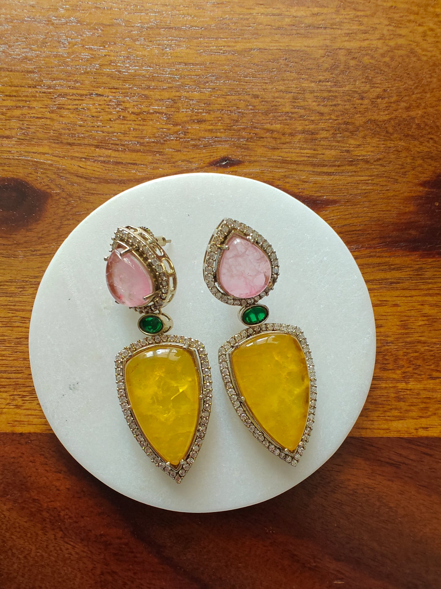 Jalsa earrings with stones