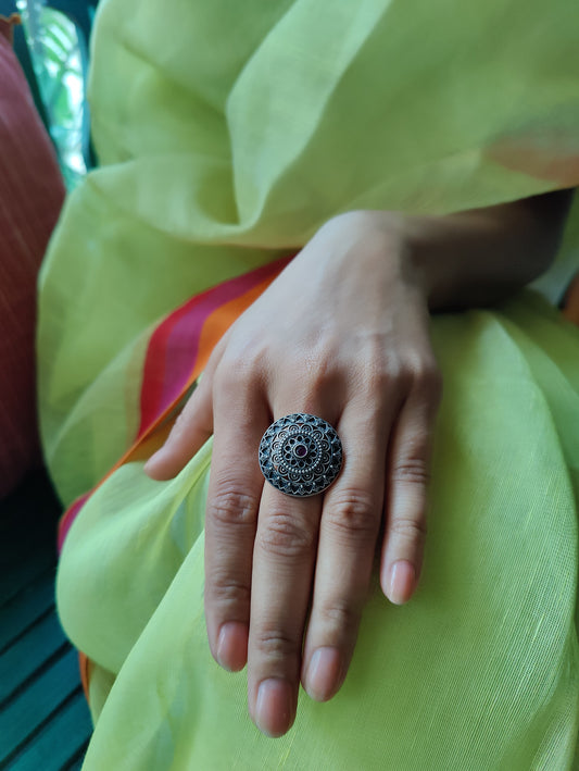 Akshiti Silver ring with carving