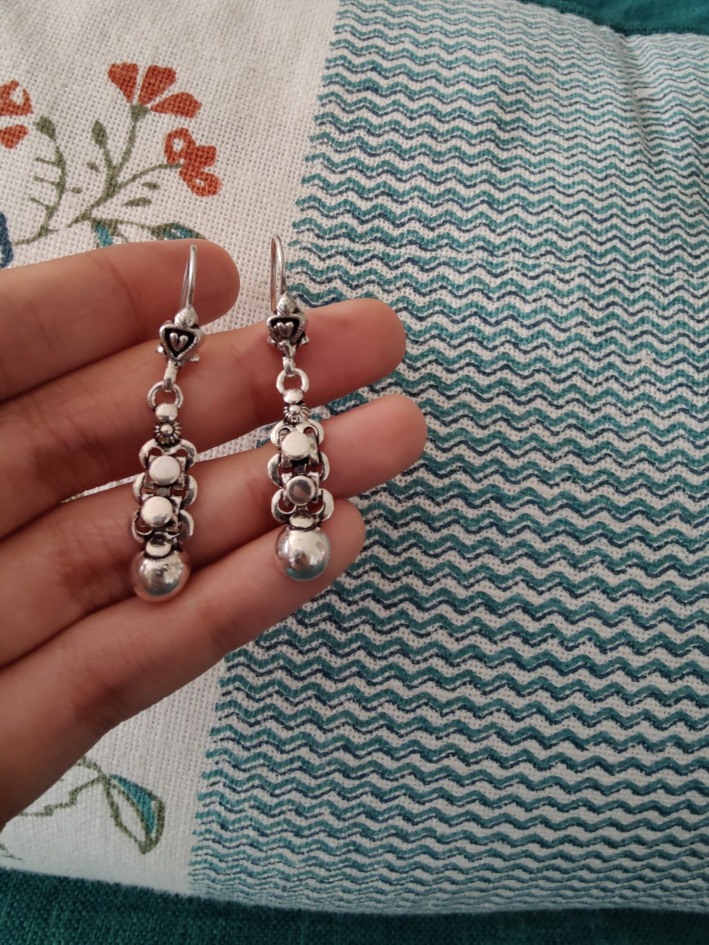 Saina silver danglers (earrings)