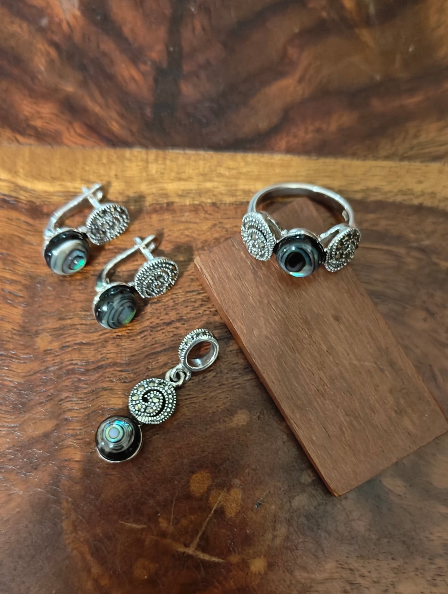 Ehimaya silver set with labradorite (includes earrings, pendant and ring)