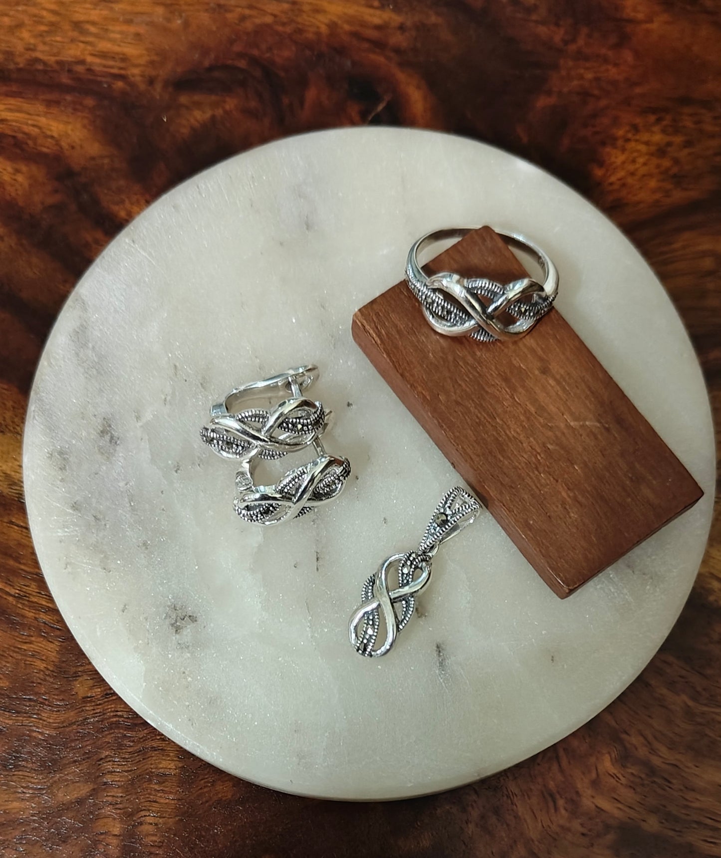 Infinity silver set (includes earrings, pendant and ring)