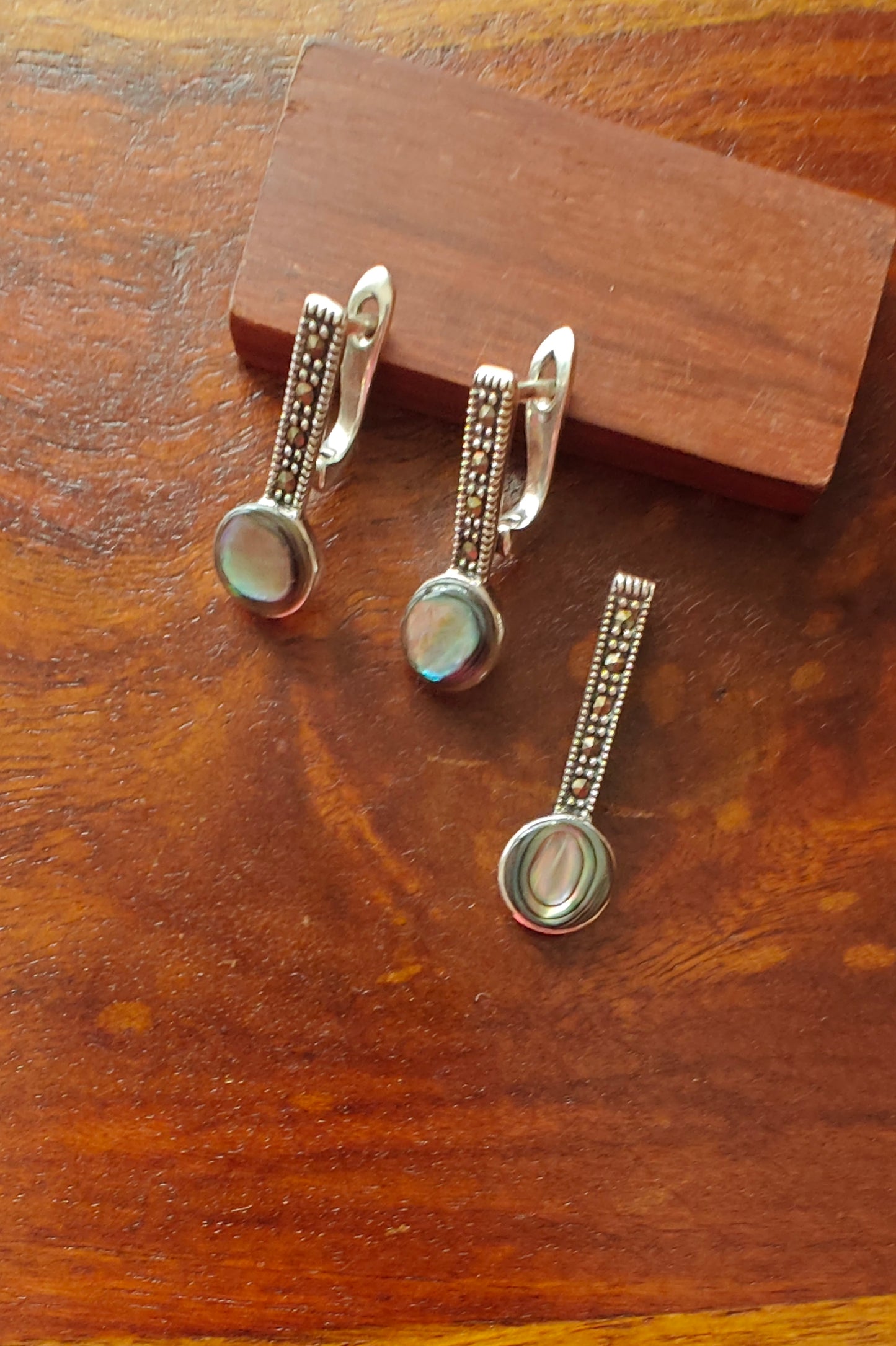 Straight talker silver labradorite set (includes earrings and pendant)