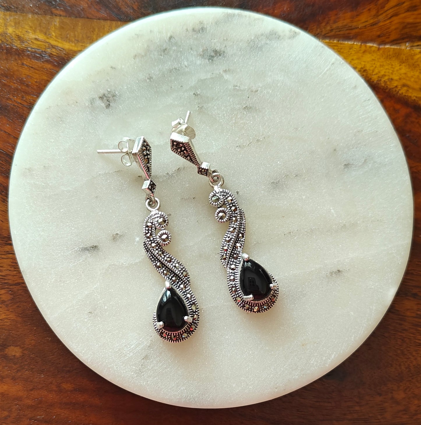 Nagina silver earrings with dark stone