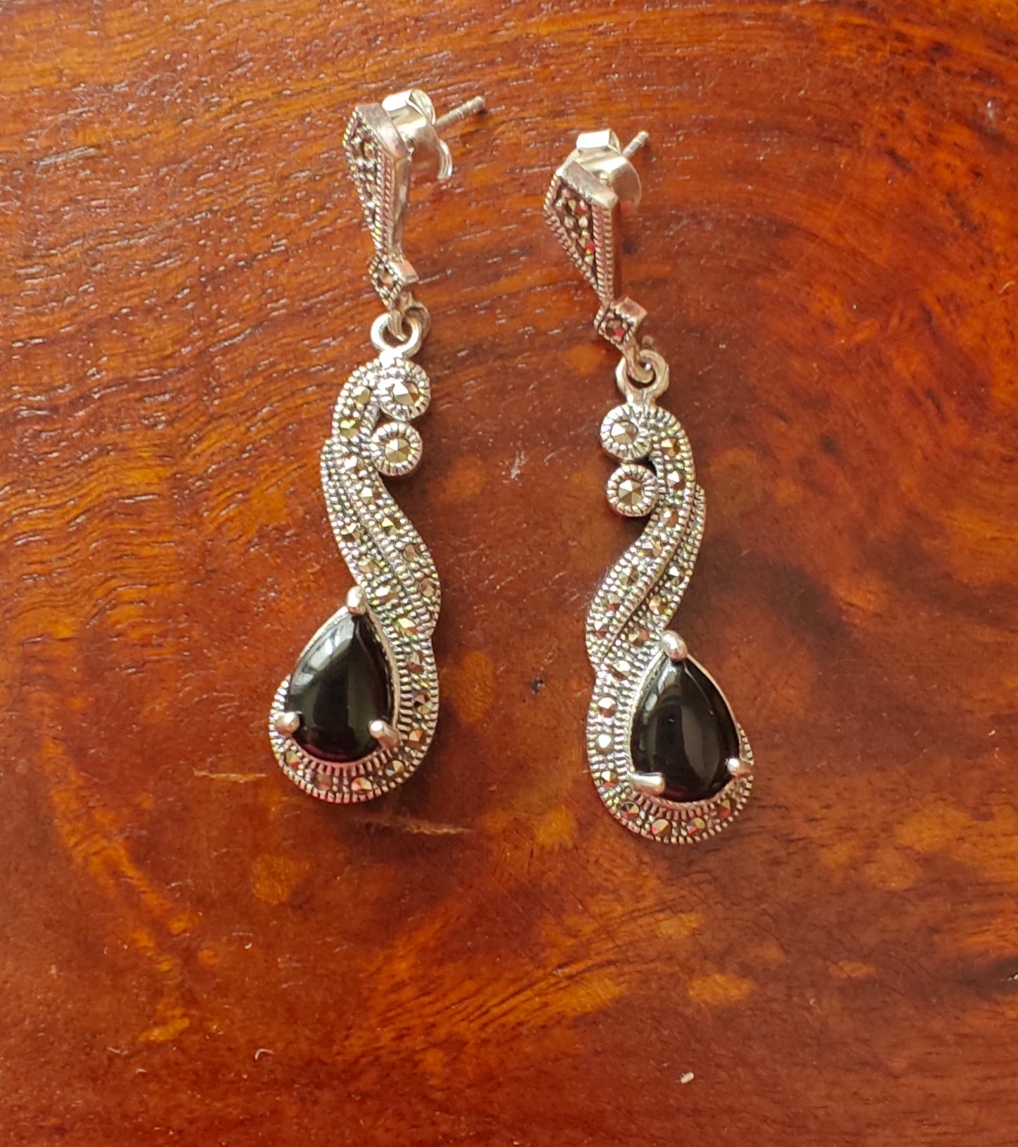 Nagina silver earrings with dark stone