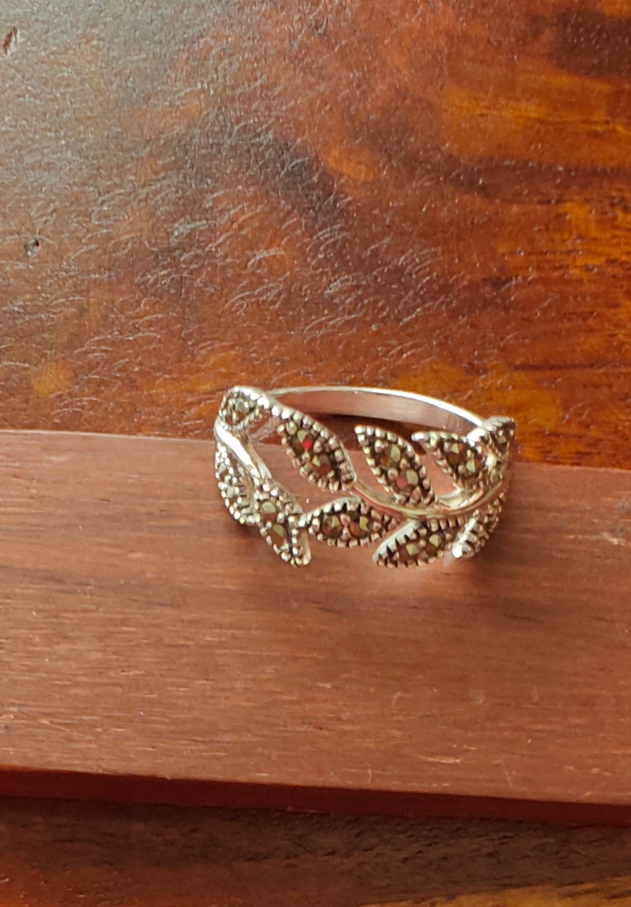 Silver leaf twig ring