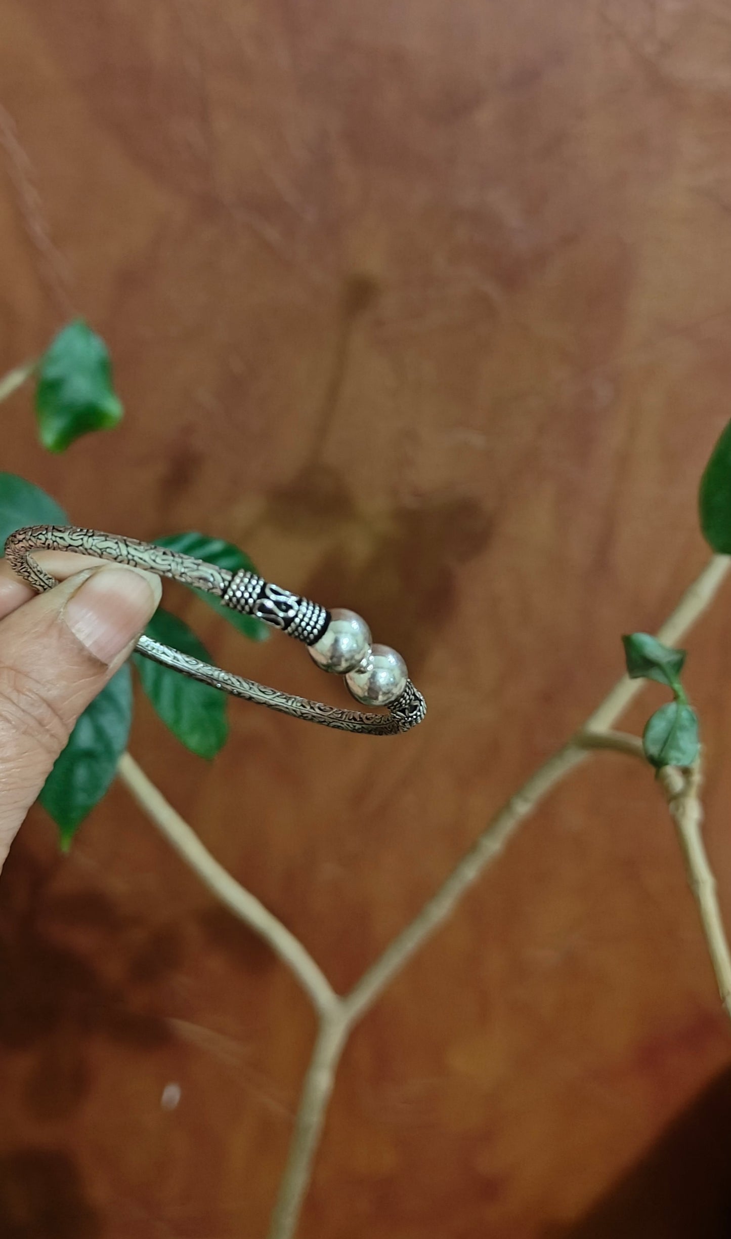 Silver pipe bangles with silver ball on ends1pc)