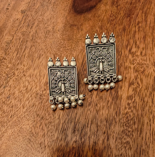 Peacock(earrings)studs with pearls
