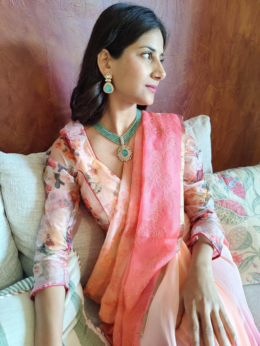 Omala set with five stone strings and a victorian design pendant