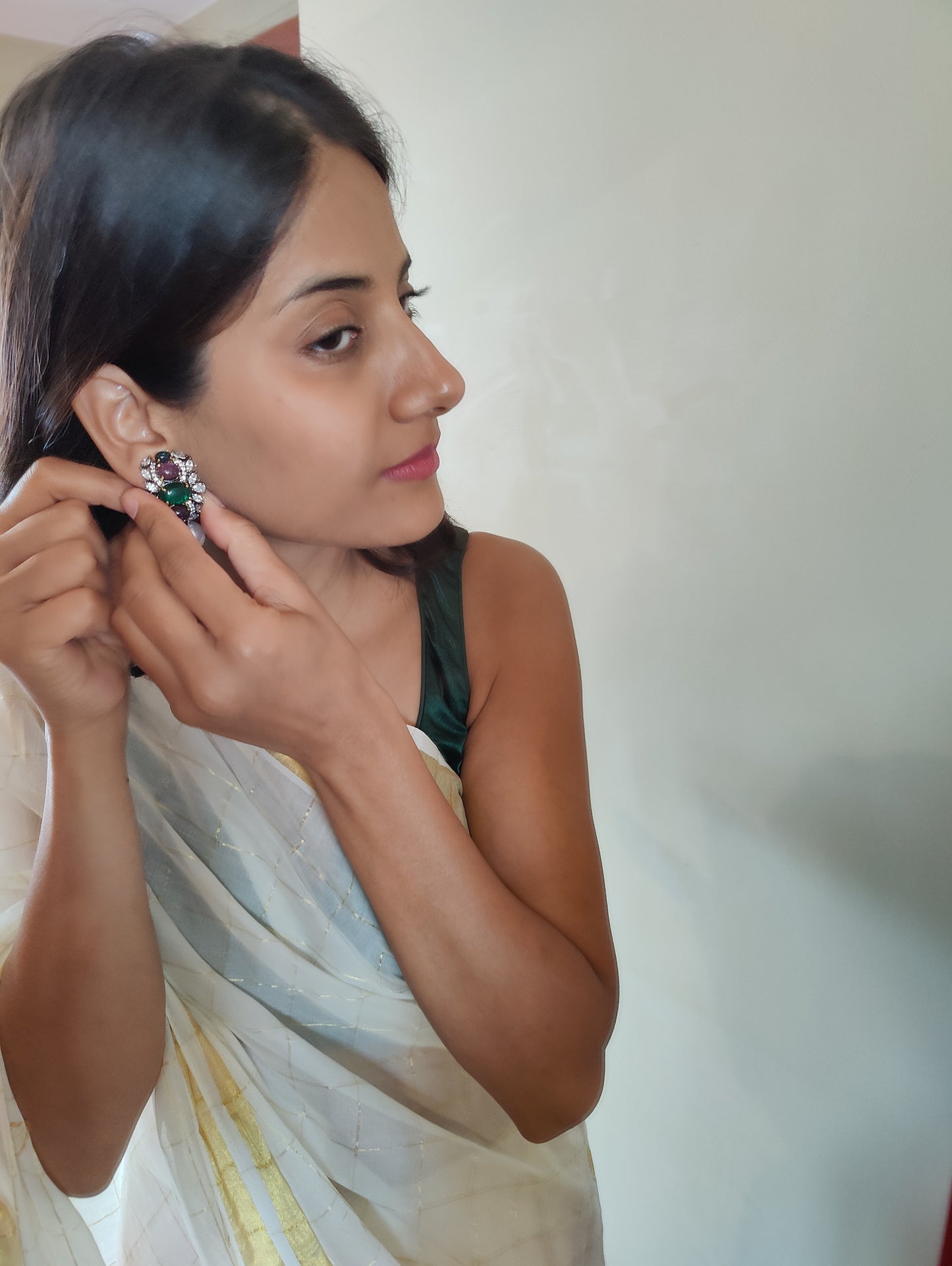 Meher earrings with stones and pearl