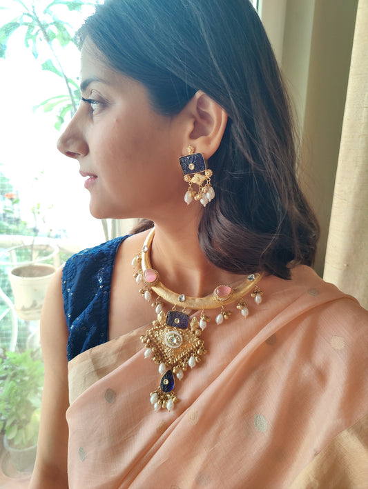 Bhavya hasli with stones and kundan