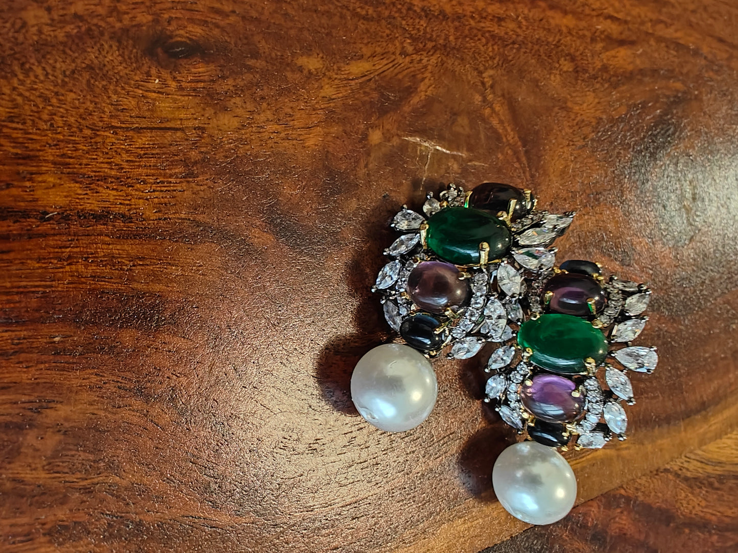 Meher earrings with stones and pearl