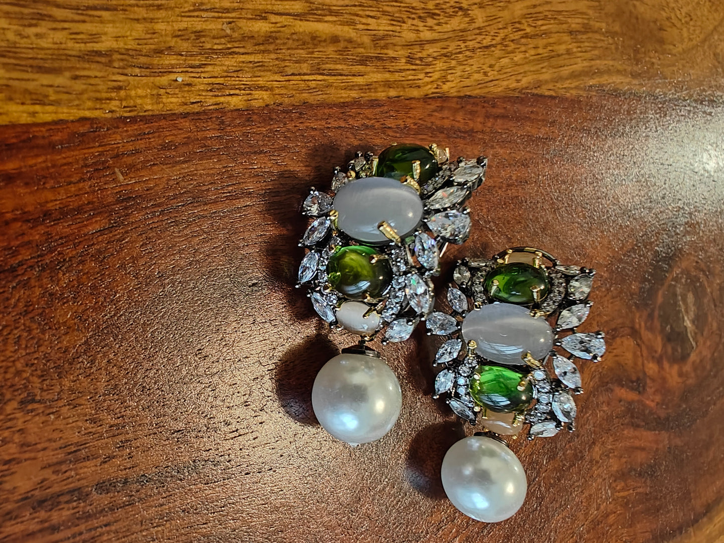 Meher earrings with stones and pearl
